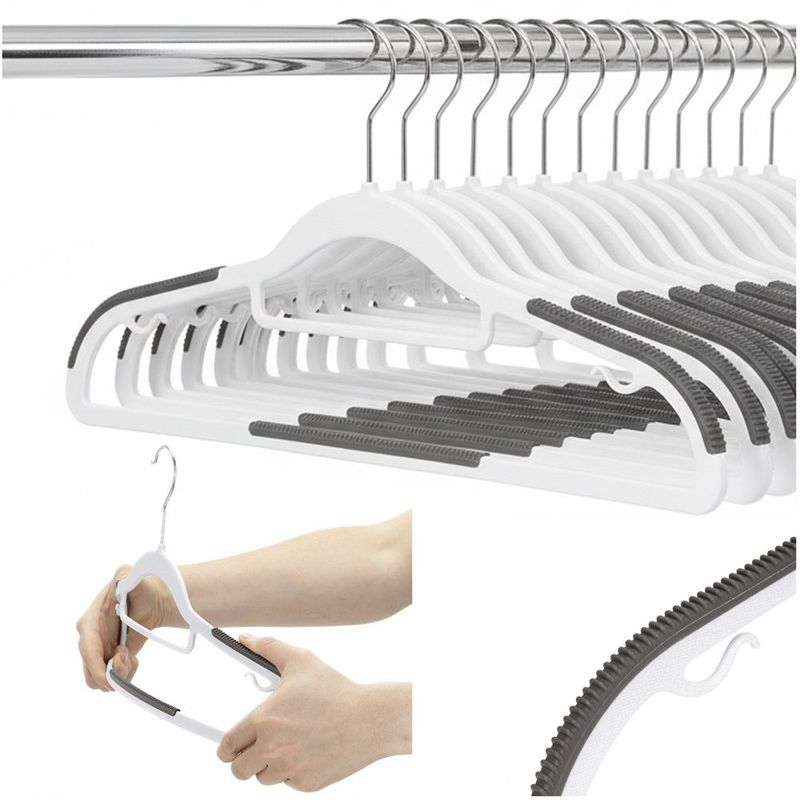 Casa si Gradina - Mobilier - Organizare si depozitare - Umerase si valeti - Set de 20 de umerase antiderapante pentru haine, din PE, cu carlig metalic rotativ, 41 cm, alb si gri - Infinity.ro