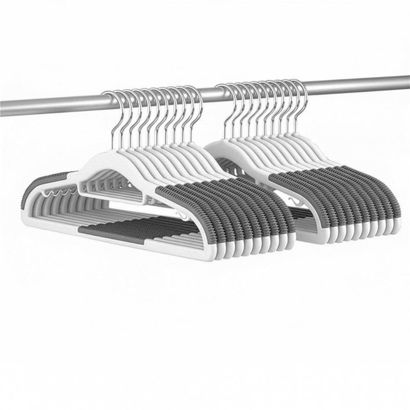 Casa si Gradina - Mobilier - Organizare si depozitare - Umerase si valeti - Set de 20 de umerase antiderapante pentru haine, din PE, cu carlig metalic rotativ, 41 cm, alb si gri - Infinity.ro