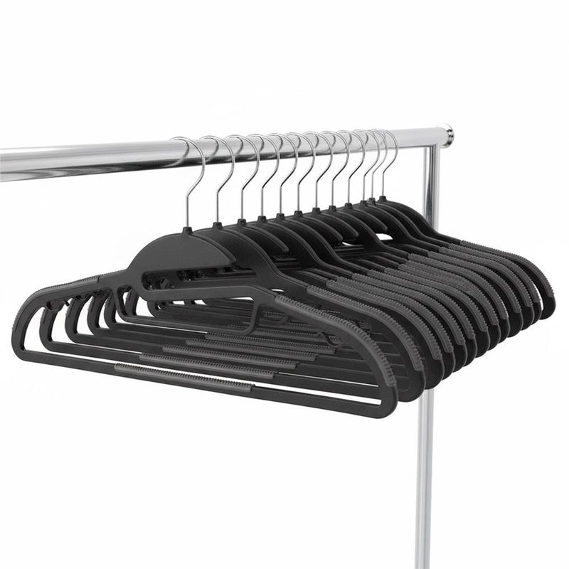 Casa si Gradina - Mobilier - Organizare si depozitare - Umerase si valeti - Set de 20 de umerase antiderapante pentru haine, din PE, cu carlig metalic rotativ, 41 cm, negru si gri - Infinity.ro