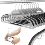 Casa si Gradina - Mobilier - Organizare si depozitare - Umerase si valeti - Set de 30 de umerase antiderapante pentru haine, din PE, cu carlig metalic rotativ, 41 cm, gri si negru - Infinity.ro