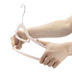 Casa si Gradina - Mobilier - Organizare si depozitare - Umerase si valeti - Set de 20 de umerase pentru haine, din velur, cu carlig rotativ, 45x23 cm, roz - Infinity.ro