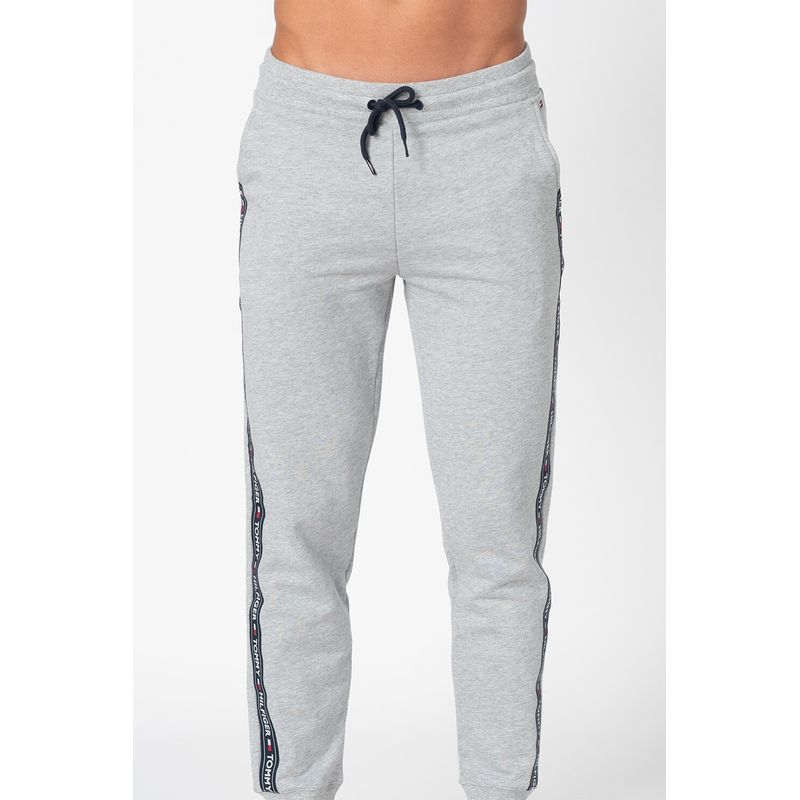 Fashion, accesorii si bijuterii - Barbati - Imbracaminte - Pantaloni barbati - Pantaloni trening Tommy Hilfiger Trucker UM0UM00706 Gri L INTL - Infinity.ro