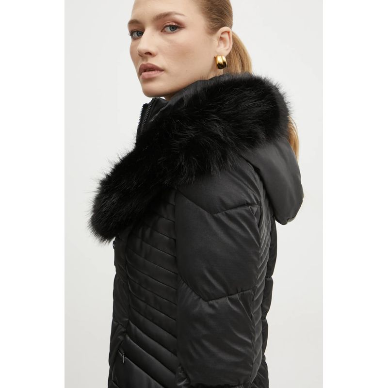 Fashion, accesorii si bijuterii - Femei - Imbracaminte femei - Jachete si geci femei - Geaca Dama Guess OXANA W4BL61 – Matlasata, Cambrata, cu Gluga din Blana Sintetica Negru S INTL - Infinity.ro