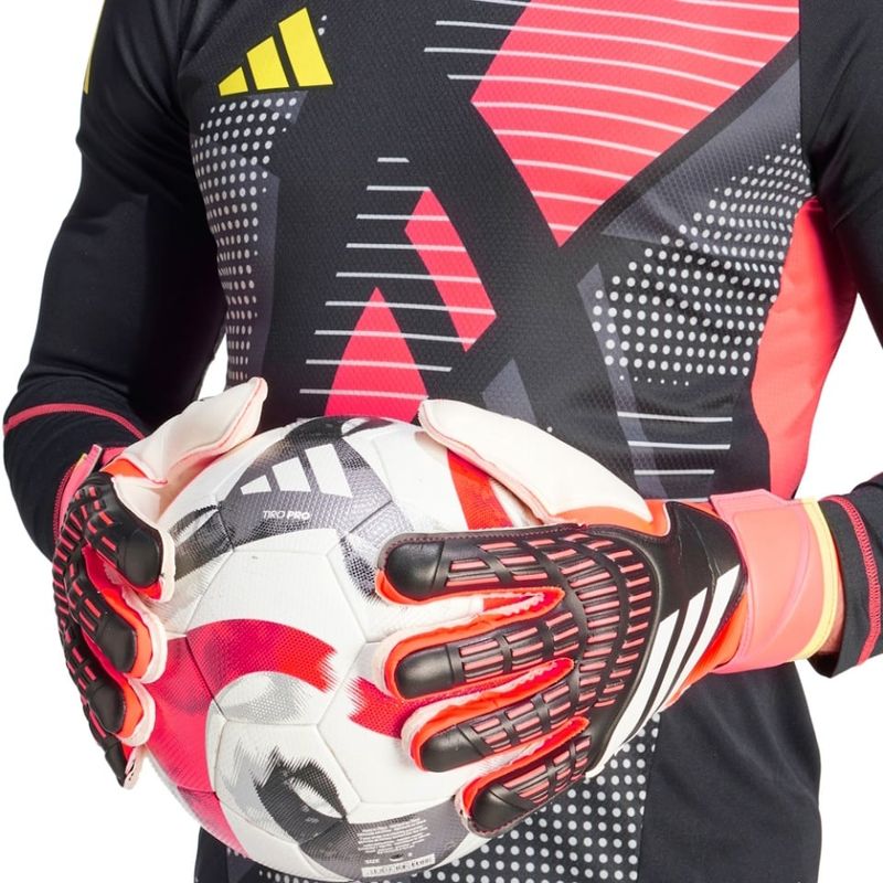 Sport si Outdoor - Echipament Sportiv - Accesorii echipament sportiv - Manusi sport - Manusi portar Adidas Predator Match, 10.5 - Infinity.ro