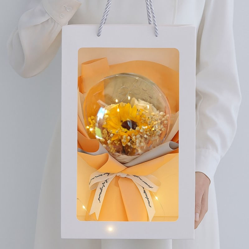 Market - Cadouri - Flori si aranjamente - Buchet cu flori parfumate din spaun, cu lumini LED in sfera, cadou in cutie eleganta, 3 moduri Iluminare, 30 cm, BUK14ZO - Infinity.ro