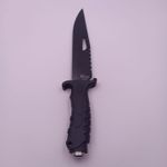 Sport si Outdoor - Camping - Cutite, bricege si accesorii - Cutite si bricege - Cutit Vanatoare cu Maner Negru Mat, Lama Zimtata, Agatatoare, Husa Material Textil, Otel, 31 cm, Dalimag - Infinity.ro