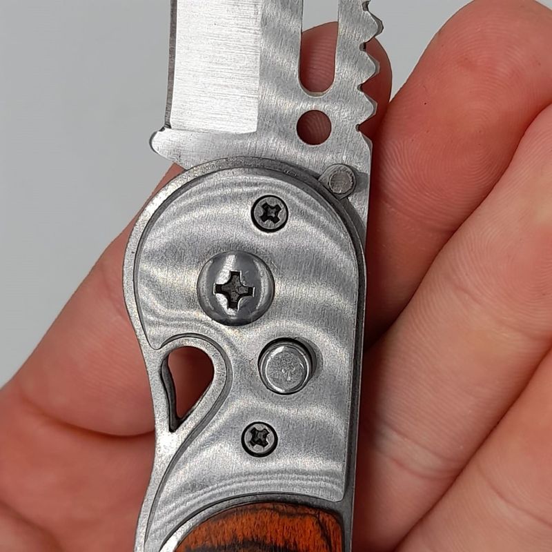 Sport si Outdoor - Camping - Cutite, bricege si accesorii - Cutite si bricege - Cutit briceag deschidere a lamei automata pe buton, lama otel, maner imitatie lemn, 20cm - Infinity.ro