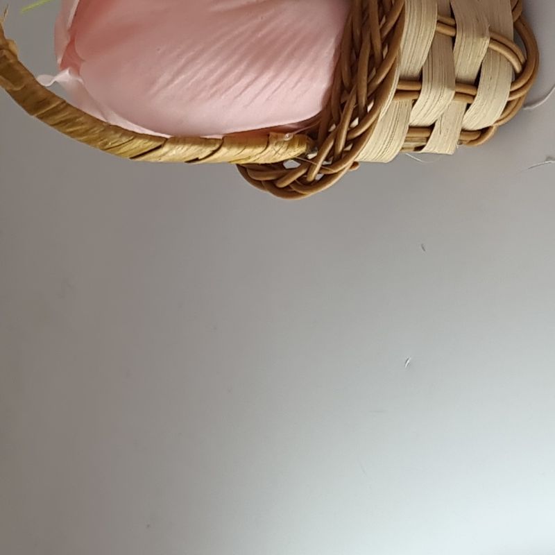 Market - Cadouri - Flori si aranjamente - Cosulet, aranjament floral trandafiri "Cosulet cu flori", flori de sapun, model lalea, 30x17x15 cm - Infinity.ro