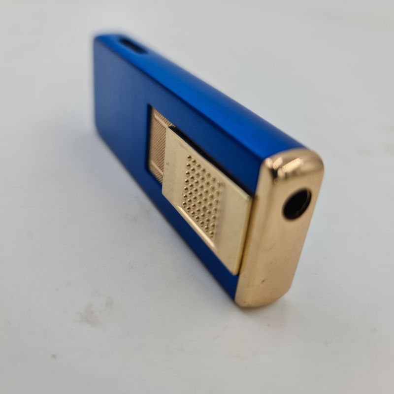 Market - Tutun si tigari - Articole si accesorii tutun - Bricheta Metalica Gravata, Personalizata cu Textul Tau, cu Gaz, Antivant, Reincarcabila, Albastra, Cutie - Infinity.ro