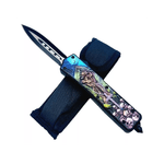 Sport si Outdoor - Camping - Cutite, bricege si accesorii - Cutite si bricege - Cutit Automat pe Buton, Dispozitiv Spart Geam, Sistem Prindere Curea, Gri, Model Cap de Mort, 22 cm - Infinity.ro