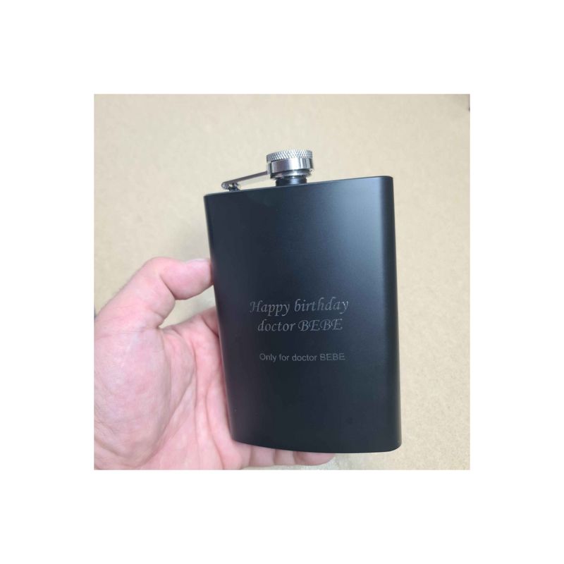 Casa si Gradina - Bucatarie si vesela - Cani si pahare - Sticle - Plosca otel inoxidabil 9oz 270 ml pentru bauturi fine. negru. personalizata cu textul tau - Infinity.ro