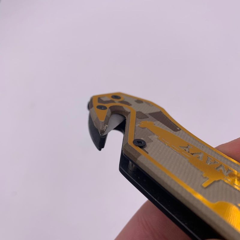 Sport si Outdoor - Camping - Cutite, bricege si accesorii - Cutite si bricege - Briceag manual, Model Navy, Auriu, Sistem Prindere la curea, Taiere Centura si spargator geamuri, Otel, 20 cm - Infinity.ro