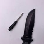 Sport si Outdoor - Camping - Cutite, bricege si accesorii - Cutite si bricege - Cutit Vanatoare, Cu busola, Ascutitor cutit, Aprinzator Foc, Fluier, Husa protectie, Negru - Infinity.ro