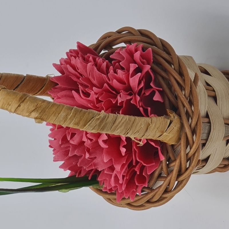 Market - Cadouri - Flori si aranjamente - Cosulet, aranjament floral trandafiri "Cosulet cu flori", flori de sapun, model garoafa, m2, 30x17x15 cm - Infinity.ro