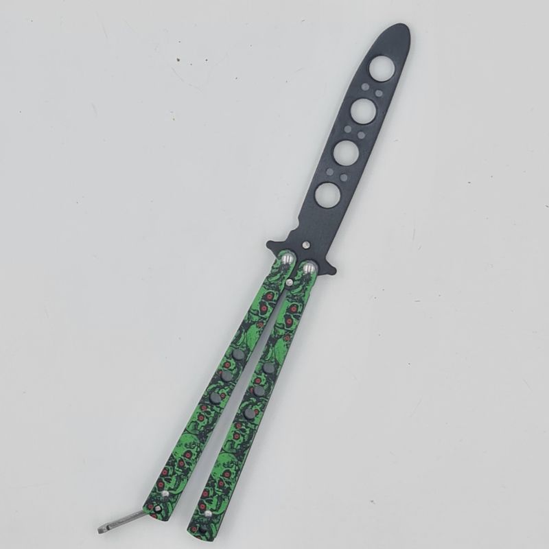 Sport si Outdoor - Camping - Cutite, bricege si accesorii - Cutite si bricege - Cutit fluture Butterfly, Balisong  21.50cm, cap de mort verde M2, fara tais, de antrenament - Infinity.ro