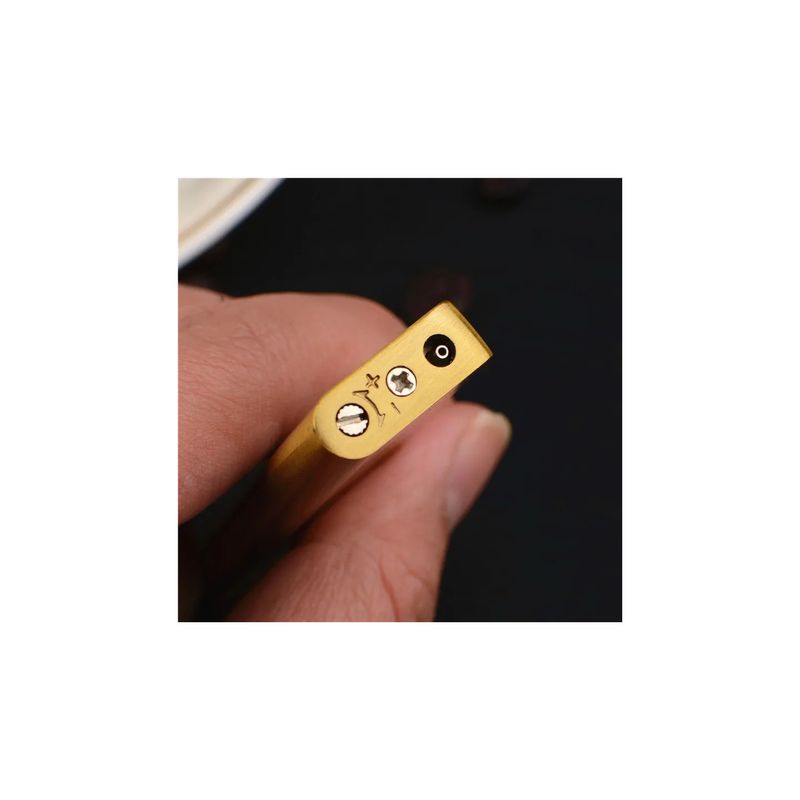 Market - Tutun si tigari - Articole si accesorii tutun - Bricheta cu Flacara Verde, Personalizata cu Textul Tau, Model Slim de Metal, Antivant, Reincarcabil, 8 cm - Infinity.ro