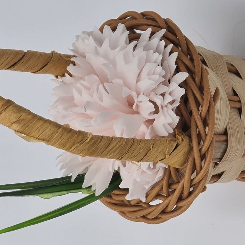 Market - Cadouri - Flori si aranjamente - Cosulet, aranjament floral trandafiri "Cosulet cu flori", flori de sapun, model garoafa, 30x17x15 cm - Infinity.ro