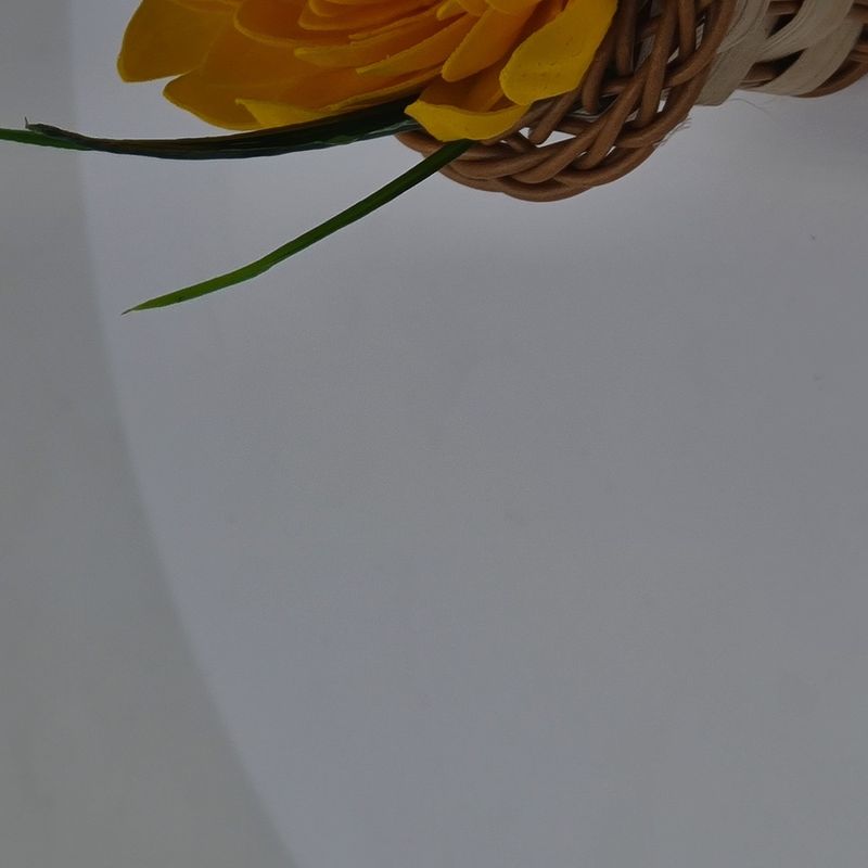 Market - Cadouri - Flori si aranjamente - Cosulet, aranjament floral trandafiri "Cosulet cu flori", flori de sapun, model floare de nufar, m3, 30x17x15 cm - Infinity.ro