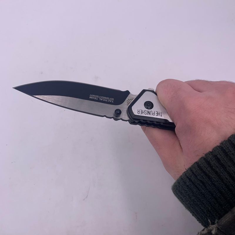 Sport si Outdoor - Camping - Cutite, bricege si accesorii - Cutite si bricege - Briceag The Punisher, Deschidere Automata a Lamei pe Buton, Prindere Curea, 20 cm, Metalic, Fade, Negru - Infinity.ro