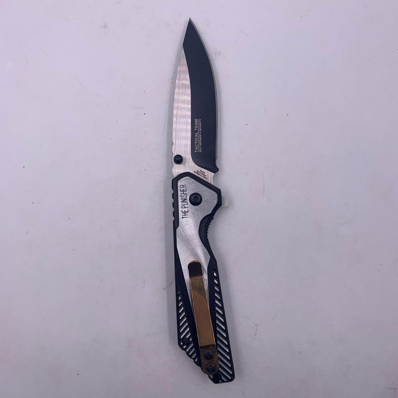 Sport si Outdoor - Camping - Cutite, bricege si accesorii - Cutite si bricege - Briceag The Punisher, Deschidere Automata a Lamei pe Buton, Prindere Curea, 20 cm, Metalic, Fade, Negru - Infinity.ro