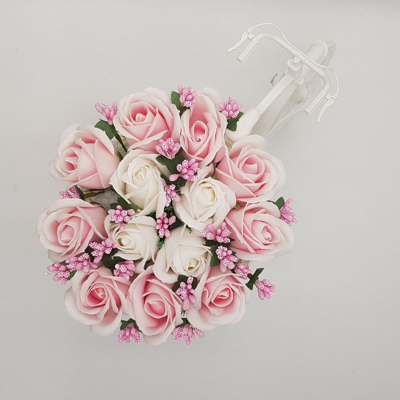 Market - Cadouri - Flori si aranjamente - Aranjament floral trandafiri "Bicicleta cu flori zambarete", flori de sapun, Dalimag, 30x17x15 cm - Infinity.ro