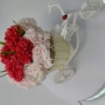 Market - Cadouri - Flori si aranjamente - Aranjament floral trandafiri "Bicicleta cu flori zambarete", flori de sapun, Garoafe, 30x17x15 cm - Infinity.ro