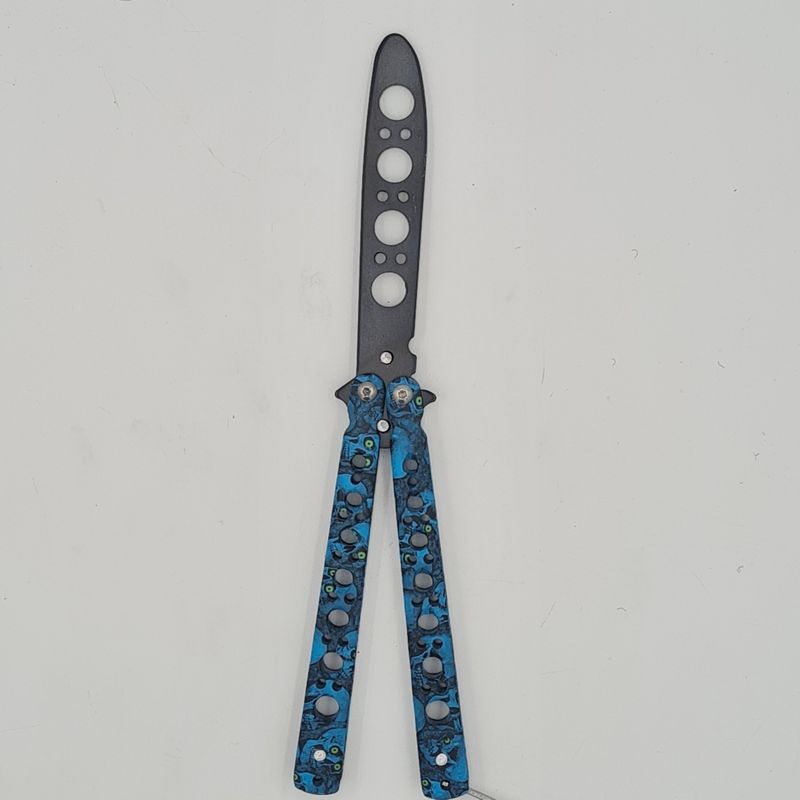 Sport si Outdoor - Camping - Cutite, bricege si accesorii - Cutite si bricege - Cutit fluture Butterfly, Balisong  22 cm, cranii m2, albastru, fara tais, de antrenament, model cercuri - Infinity.ro