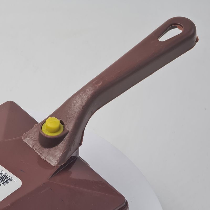 Market - Spalare si intretinere rufe - Produse intretinere textile - Intretinere textile - Perie de covor, role, 3 role, model simplu, maner detasabil, 16 x 12 cm, maro - Infinity.ro