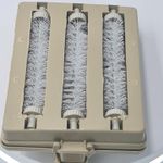 Market - Spalare si intretinere rufe - Produse intretinere textile - Intretinere textile - Perie de covor, role, 3 role, model simplu, maner detasabil, 16 x 12 cm, galben - Infinity.ro