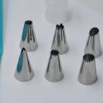 Casa si Gradina - Bucatarie si vesela - Ustensile bucatarie - Ustensile ornare prajituri - Ornare tort, model simplu, 6 capete, punga, 4 x 4 cm, M4 - Infinity.ro