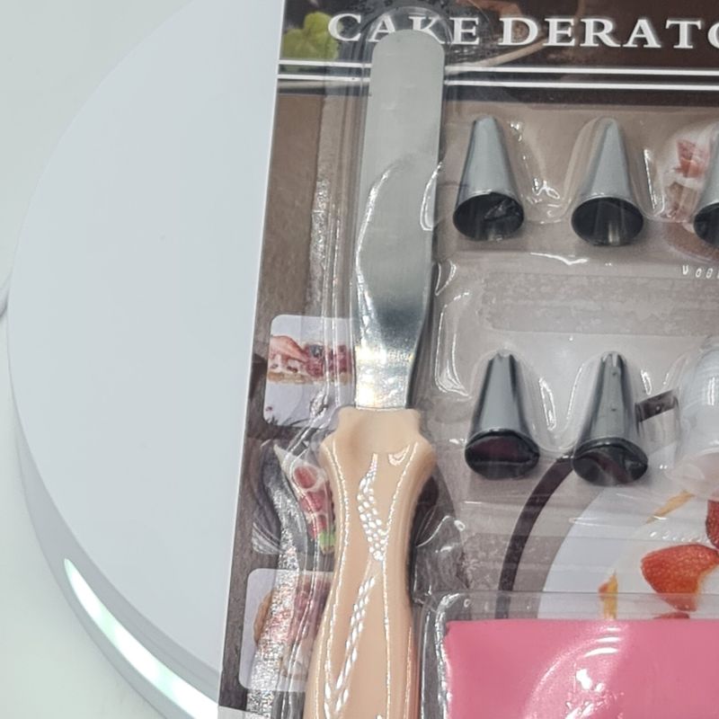 Casa si Gradina - Bucatarie si vesela - Ustensile bucatarie - Ustensile ornare prajituri - Ornare tort, model simplu, 6 capete, spatula, punga, 4 x 4 cm, M1 - Infinity.ro