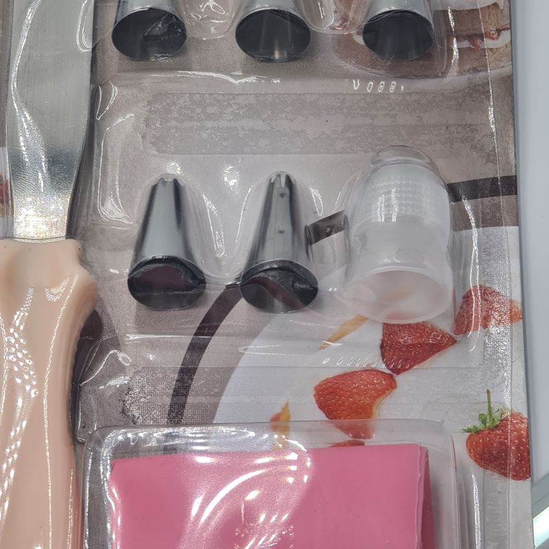 Casa si Gradina - Bucatarie si vesela - Ustensile bucatarie - Ustensile ornare prajituri - Ornare tort, model simplu, 6 capete, spatula, punga, 4 x 4 cm, M1 - Infinity.ro