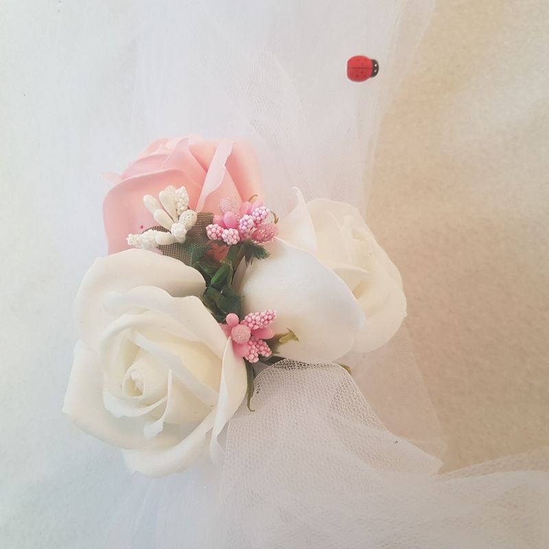 Fashion, accesorii si bijuterii - Copii - Articole botez - Trusouri si accesorii botez - Tul pentru decor cristelnita, 15 trandafiri sapun roz si albi, 231 cm - Infinity.ro