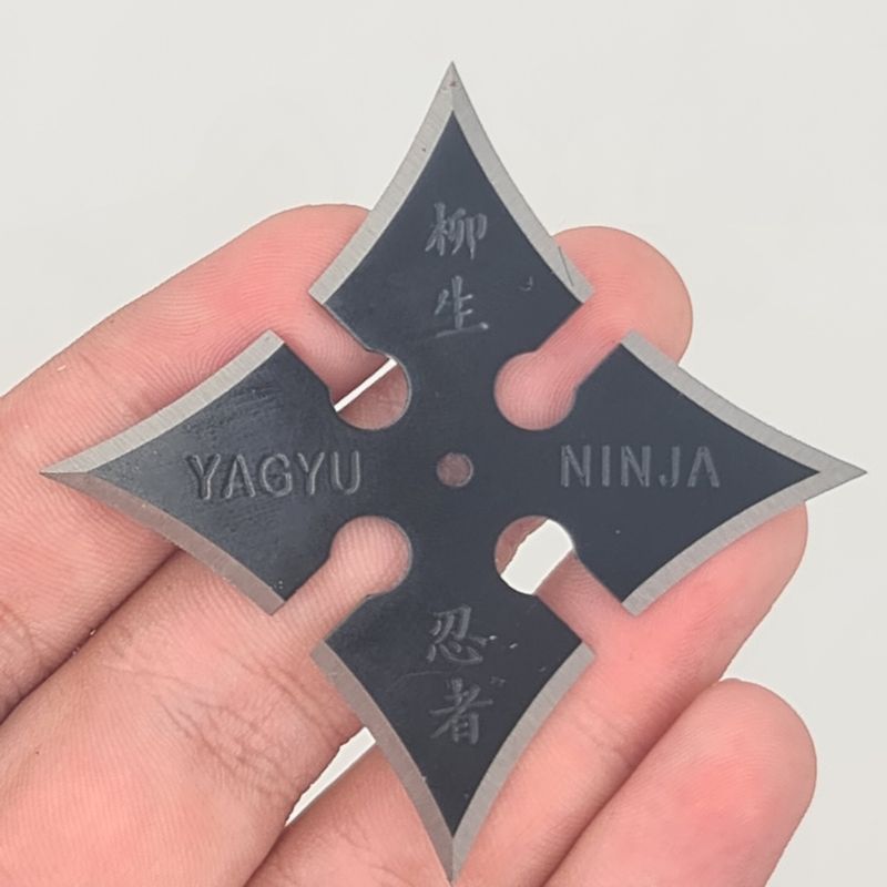 Sport si Outdoor - Camping - Cutite, bricege si accesorii - Cutite si bricege - Steluta ninja pentru aruncat la tinta, neagra, 4 colturi, 6 cm - Infinity.ro