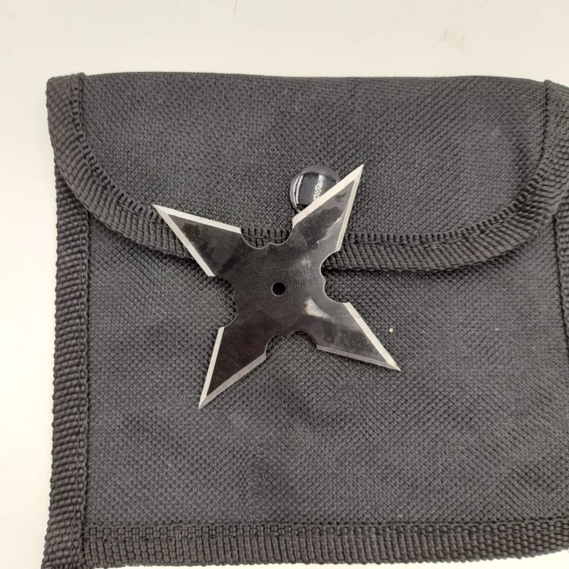 Sport si Outdoor - Camping - Cutite, bricege si accesorii - Cutite si bricege - Steluta ninja pentru aruncat la tinta 4 colturi, in husa, negru,4.5 cm, - Infinity.ro