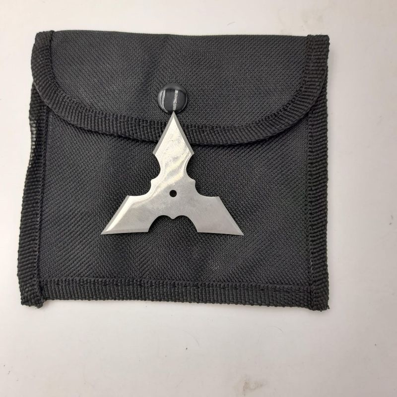 Sport si Outdoor - Camping - Cutite, bricege si accesorii - Cutite si bricege - Steluta ninja pentru aruncat la tinta 3 colturi,gri, triungi, gaura in mijloc, husa - Infinity.ro