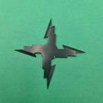 Sport si Outdoor - Camping - Cutite, bricege si accesorii - Cutite si bricege - Stea Ninja cu 4 Colturi Pentru Aruncat la Tinta, Husa Material Textil, 9 cm, Negru - Infinity.ro