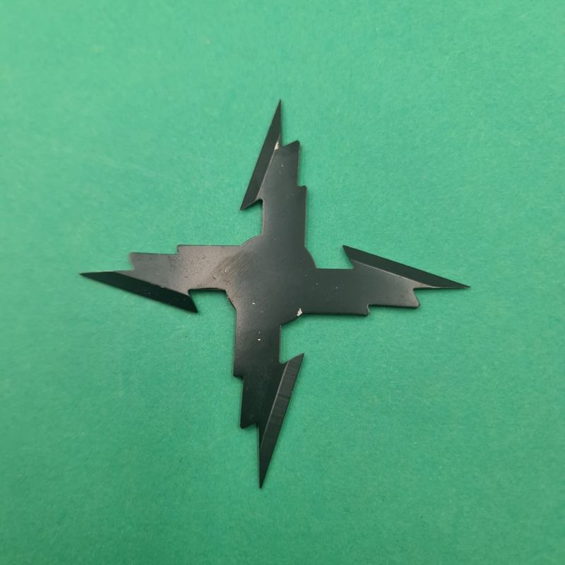 Sport si Outdoor - Camping - Cutite, bricege si accesorii - Cutite si bricege - Stea Ninja cu 4 Colturi Pentru Aruncat la Tinta, Husa Material Textil, 9 cm, Negru - Infinity.ro