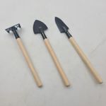 Casa si Gradina - Gradinarit si plante - Unelte gradinarit - Lopeti si unelte de sapat - Set 3 Unelte Gradinarit, Maner Lemn, Lopata, Cazma, Grebla din Aluminiu, Crem, 20 cm - Infinity.ro