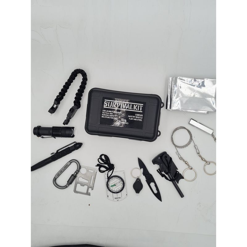 Sport si Outdoor - Accesorii si echipamente sportive - Sporturi extreme si supravietuire - Kituri supravietuire - Kit supravietuire 11 in 1 - Infinity.ro