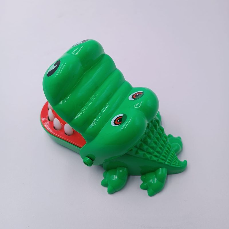 Jucarii, Copii si Bebe - Jucarii si jocuri - Jucarii bebelusi - Jucarii pentru dentitie - Jucarie Interactiva, Model Crocodil la Dentist, Plastic, 13 cm, Verde - Infinity.ro