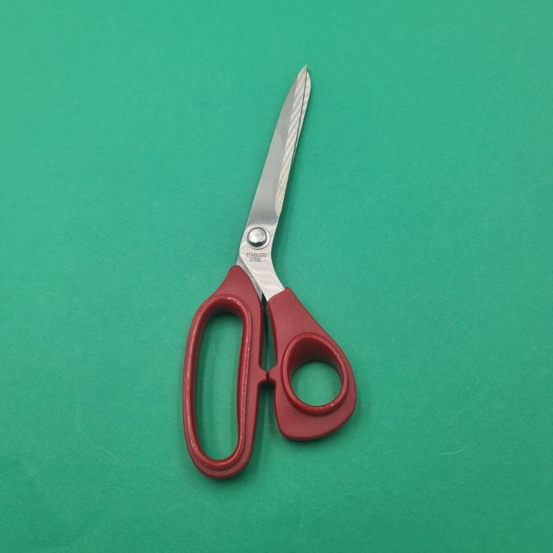 Ingrijire personala si Cosmetice - Ingrijire personala - Ingrijire par - Foarfece de tuns - Foarfeca Profesionala de Tuns, Otel Inoxidabil, Maner Curbat, 24 cm, Rosie - Infinity.ro