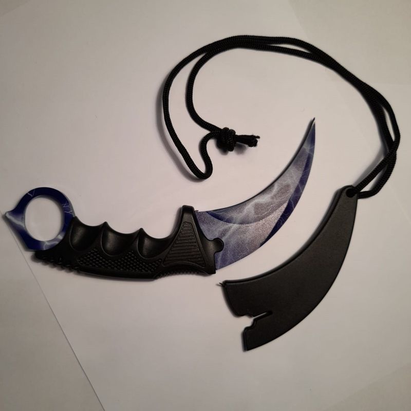 Sport si Outdoor - Camping - Cutite, bricege si accesorii - Cutite si bricege - Cutit Karambit albastru, fulger si tunet, teaca, snur de agatat, CS:GO - Infinity.ro