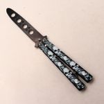 Sport si Outdoor - Camping - Cutite, bricege si accesorii - Cutite si bricege - Cutit Fluture Fara Tais, Model Cranii, Pentru Antrenament, 17 Cm, Alb - Infinity.ro