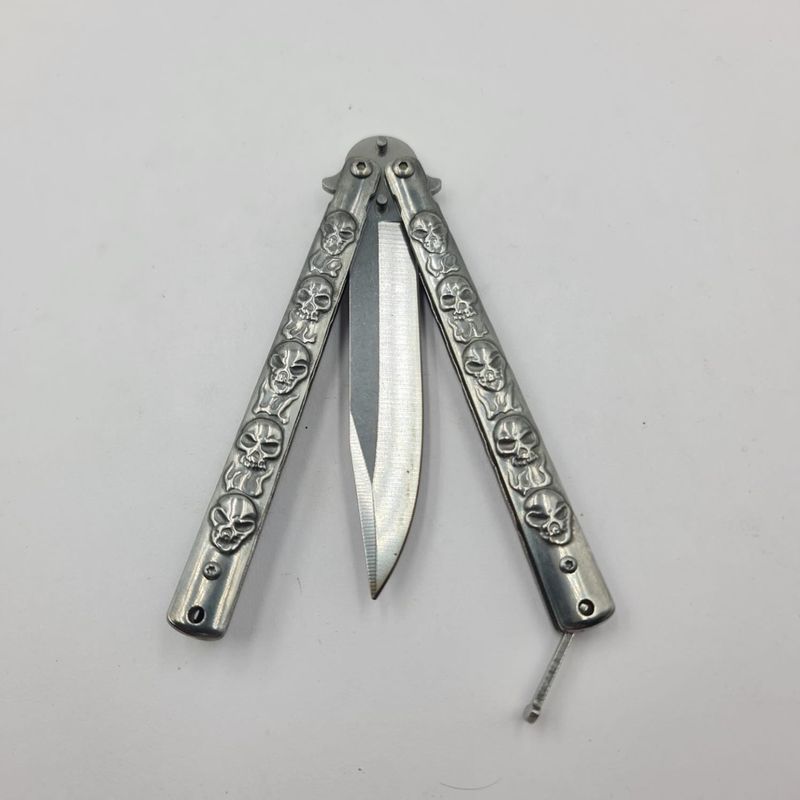 Sport si Outdoor - Camping - Cutite, bricege si accesorii - Cutite si bricege - Cutit Fluture cu Tais, Model Cap de Mort, Prindere Curea, 23 cm, Argintiu - Infinity.ro