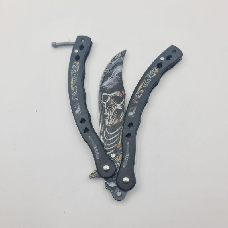 Sport si Outdoor - Camping - Cutite, bricege si accesorii - Cutite si bricege - Cutit Fluture cu Tais, Model Cap de Mort, Curbat, 10 cm, Negru - Infinity.ro