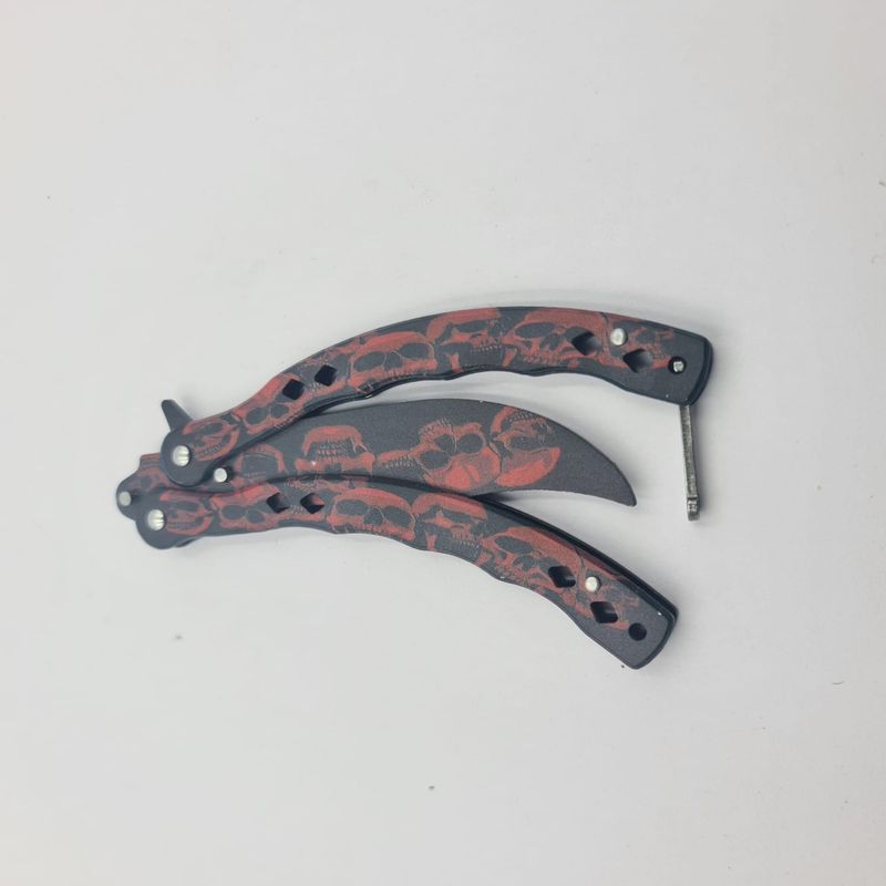 Sport si Outdoor - Camping - Cutite, bricege si accesorii - Cutite si bricege - Cutit Fluture Fara Tais Pentru Antrenament, Model Cap de Mort Rosu, Curbat, 24 cm - Infinity.ro