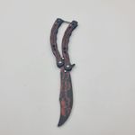 Sport si Outdoor - Camping - Cutite, bricege si accesorii - Cutite si bricege - Cutit Fluture Fara Tais Pentru Antrenament, Model Cap de Mort Rosu, Curbat, 24 cm - Infinity.ro