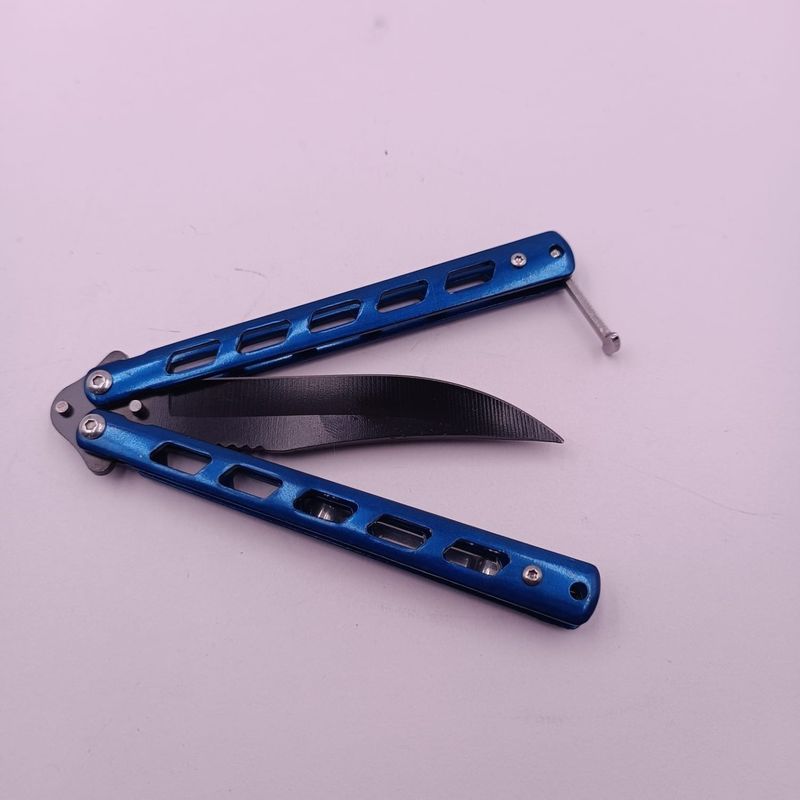 Sport si Outdoor - Camping - Cutite, bricege si accesorii - Cutite si bricege - Cutit Fluture cu Tais, Model Gauri, Lama Curbata, Sistem Prindere Curea, 22 cm, Albastru - Infinity.ro