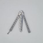 Sport si Outdoor - Camping - Cutite, bricege si accesorii - Cutite si bricege - Cutit fluture Butterfly, Balisong  22.50 cm, gri, fara tais, de antrenament, model simplu - Infinity.ro